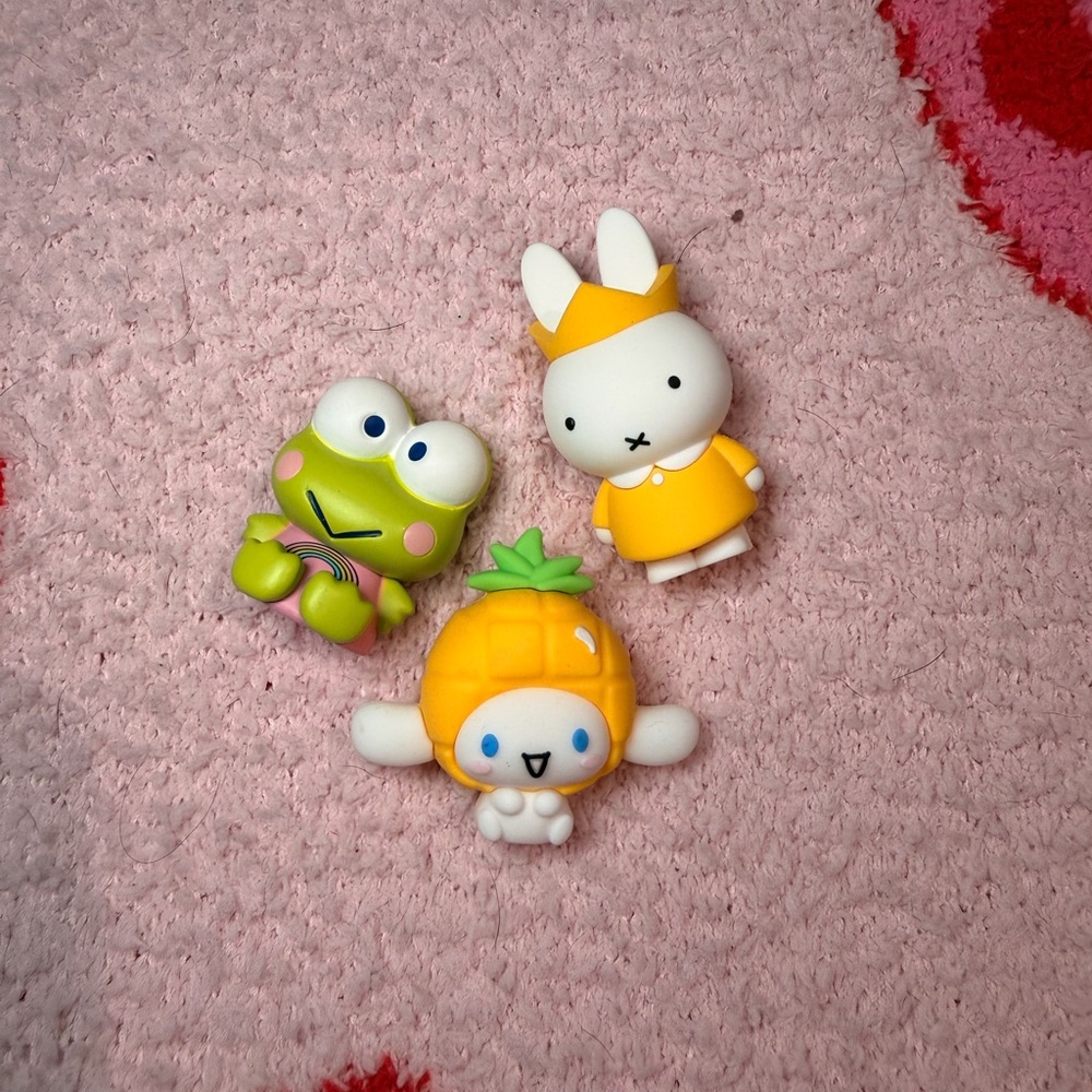 Cute Character Figurines Set- Miffy and Sanrio
